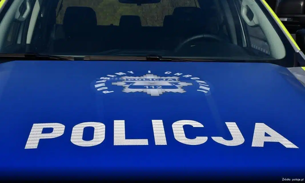 Dwoje mieszkańców Iławy stanie przed sądem za zniszczenie wiaty przystankowej